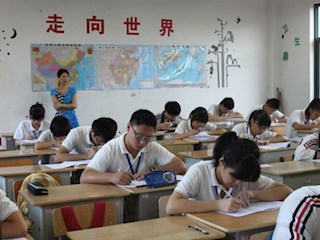  综合学区组织高考班第一次月考